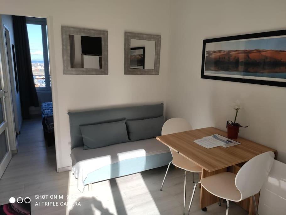 Studio Tribord Le Treport - Vue Mer & Falaises Ngoại thất bức ảnh